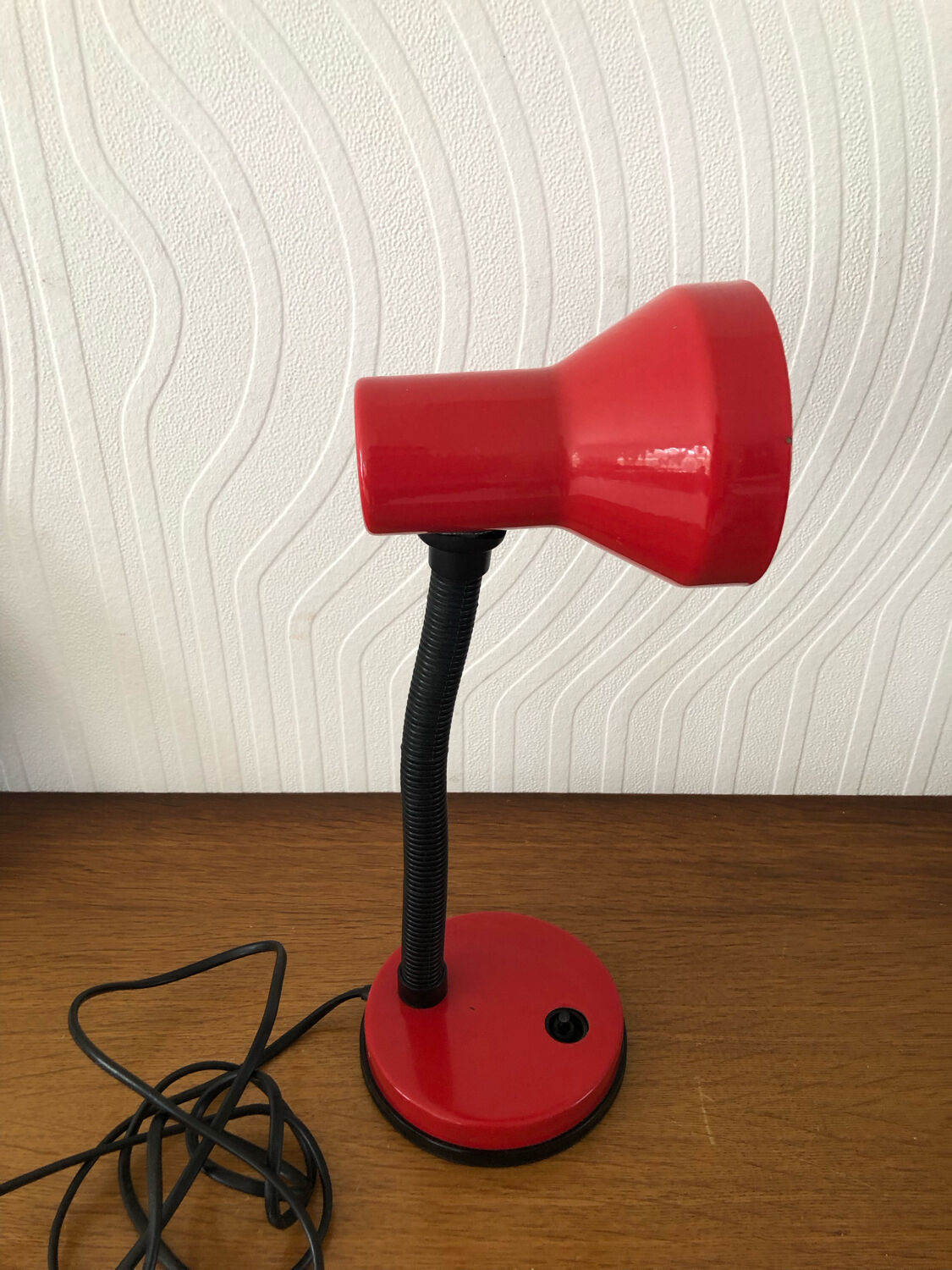 Vintage desk lamp in red metal