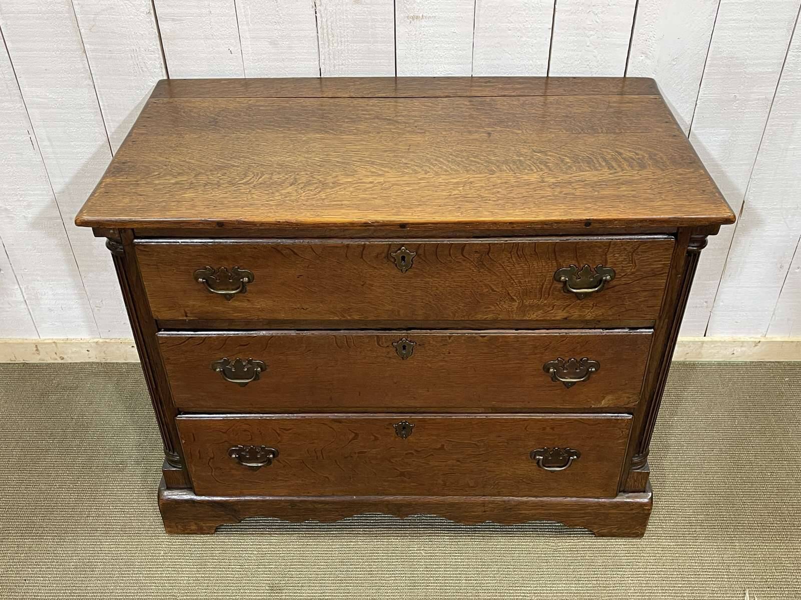 Late 19th century English oak chest of drawers