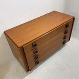 Mid century modern chest of drawers with square handles