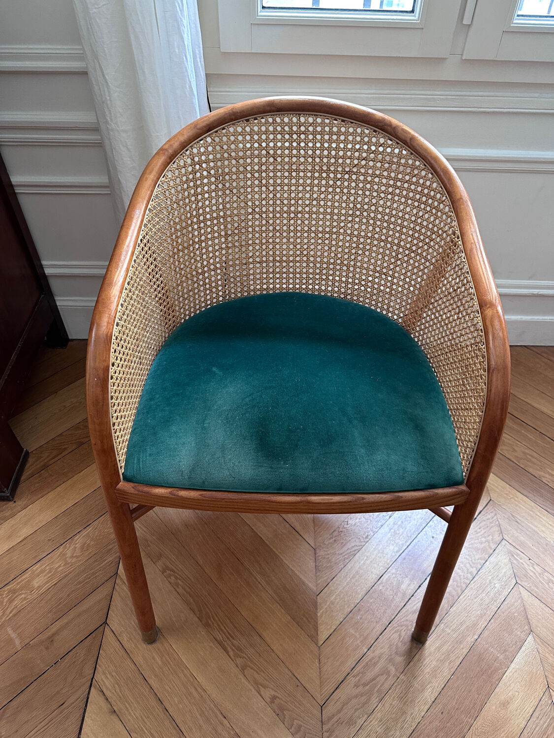 Armchair Cavallo / The Socialite Family