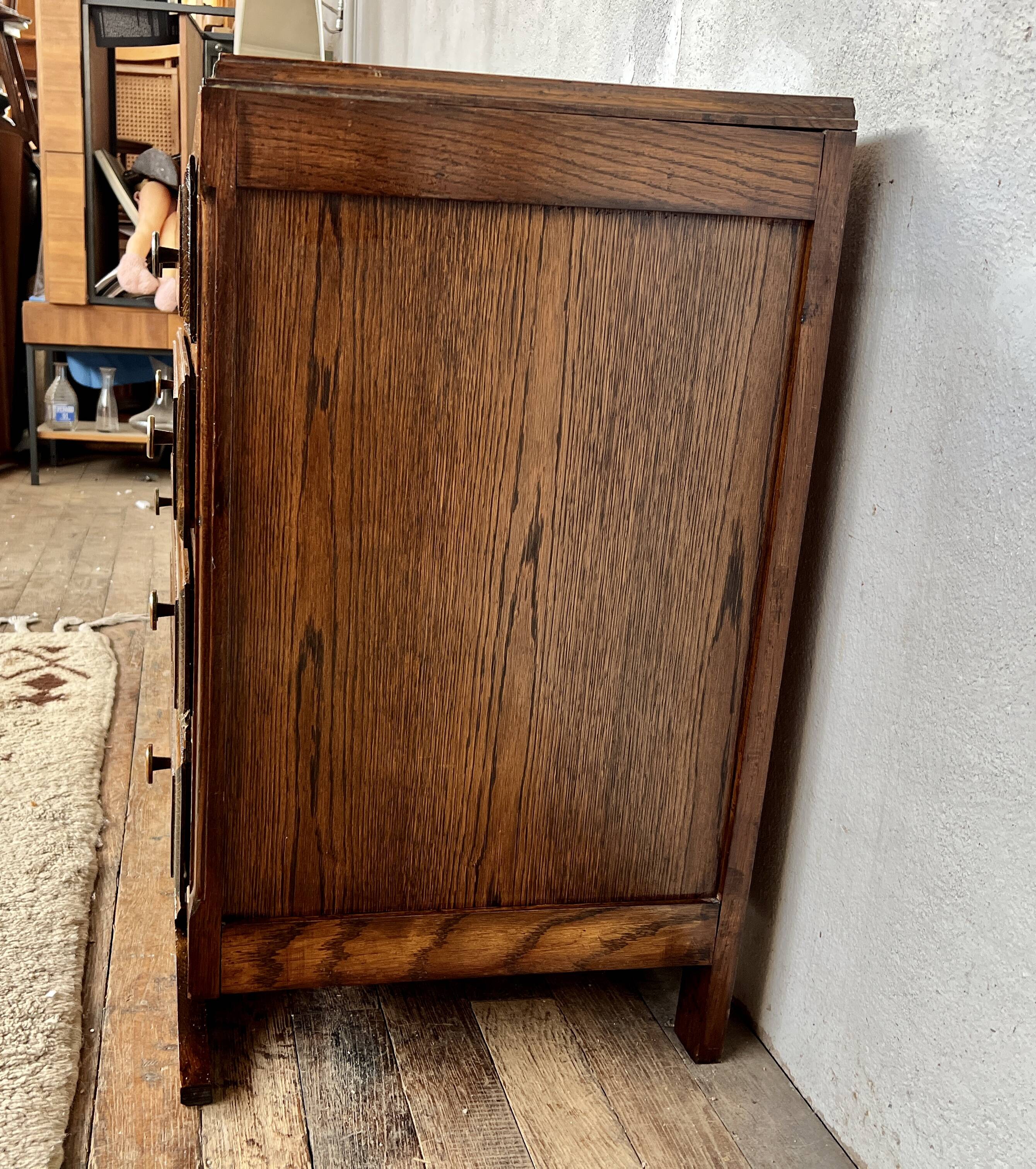 Commode vintage années 50 – Élégance rétro & esprit Art déco