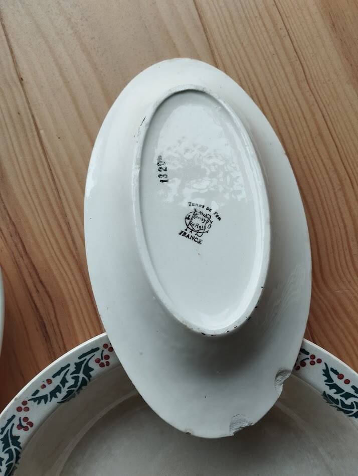 Holly tableware, ironstone, Hamage, Wolves Mill.