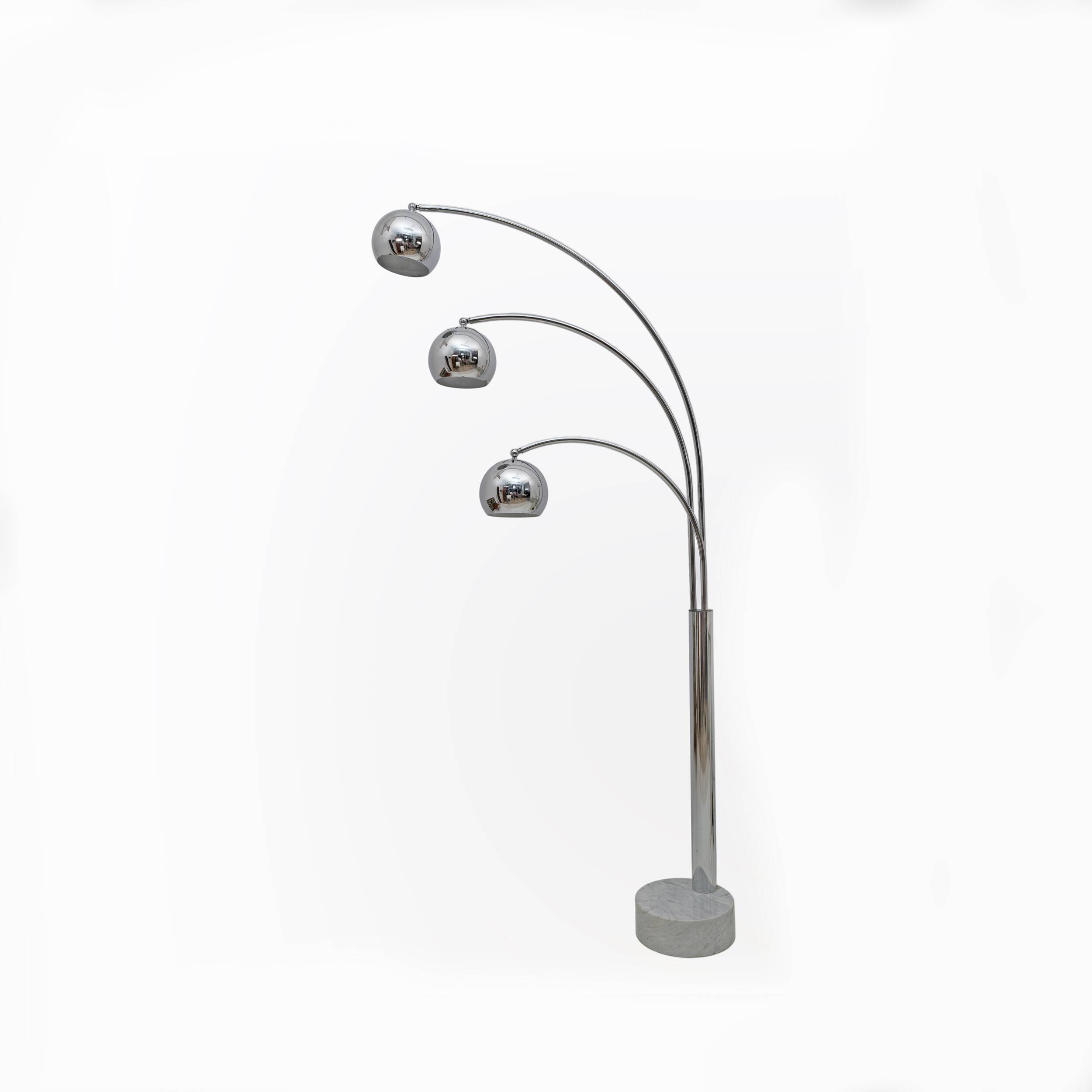 Lampadaire en métal chromé et marbre de style mid-century moderne Goffredo Reggiani, 60.