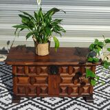Tuscan chest in solid wood, Argudo Navarro, Spain