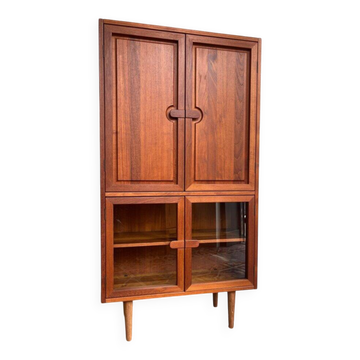 Dyrlund display cabinet