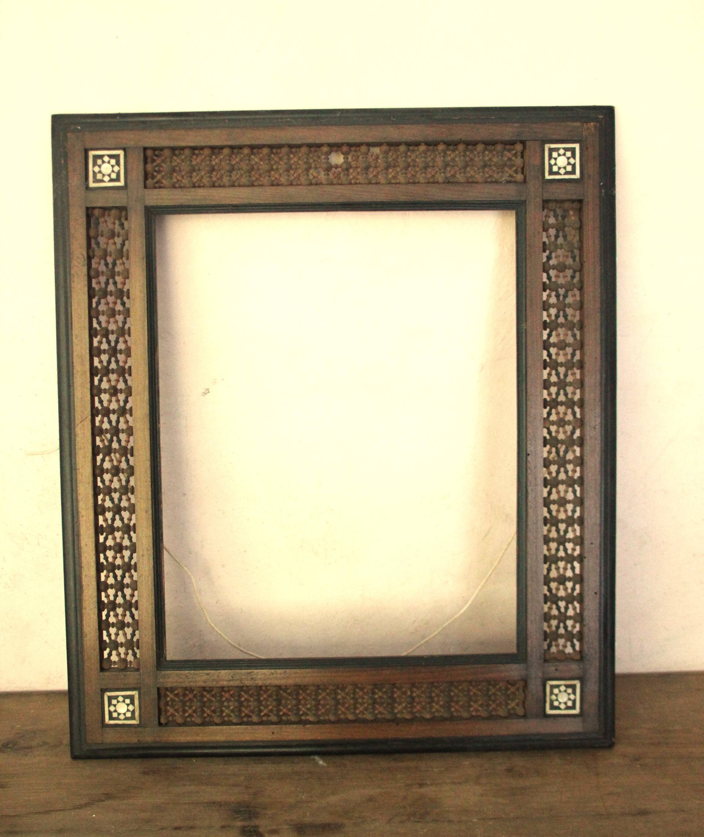 Large oriental frame with moucharabieh decoration