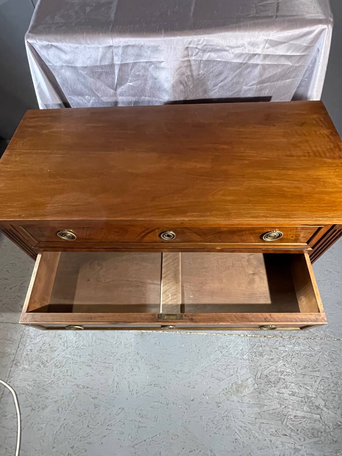 Commode de style Louis XVI