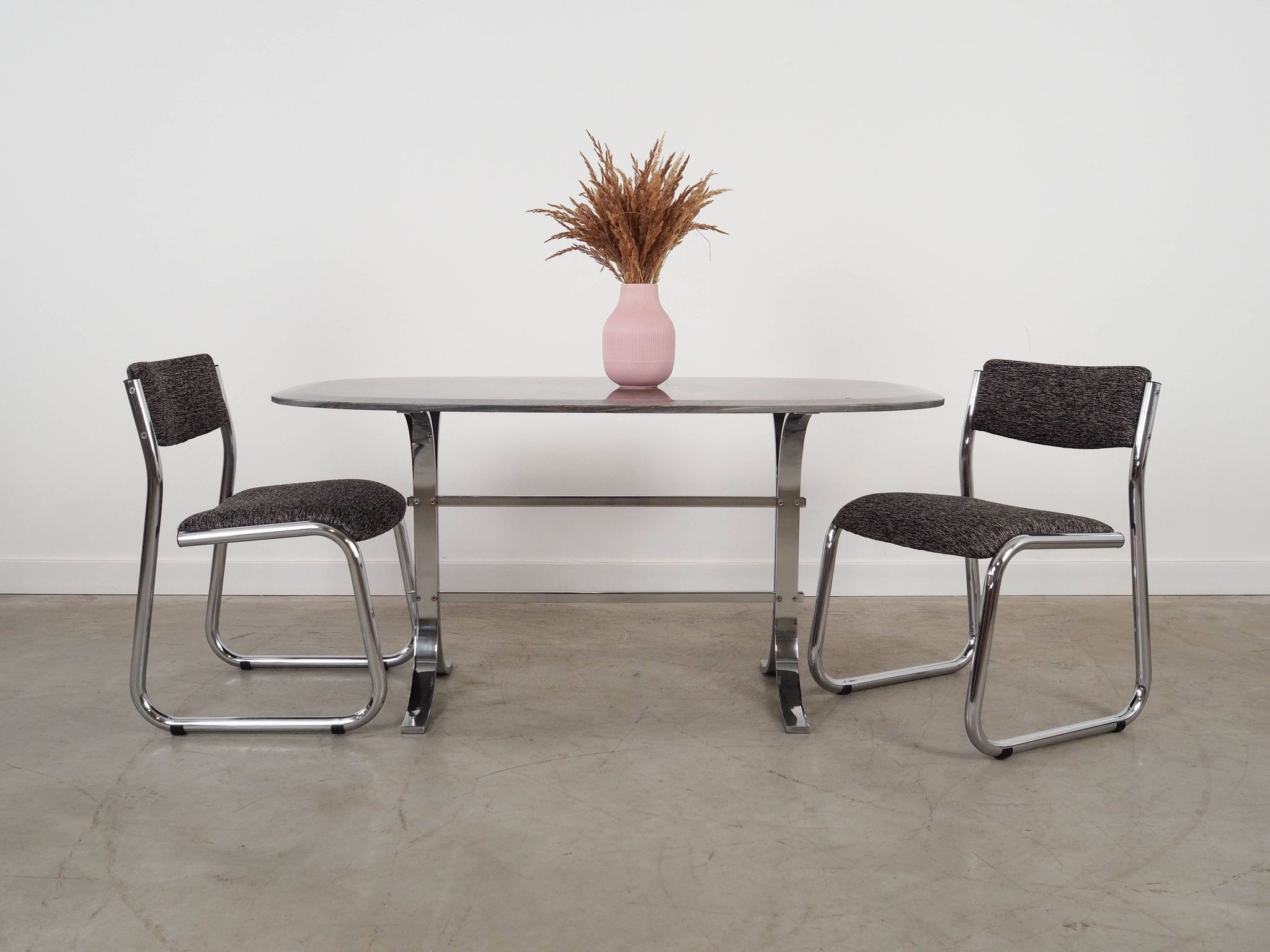 Table danoise en pierre, années 1980