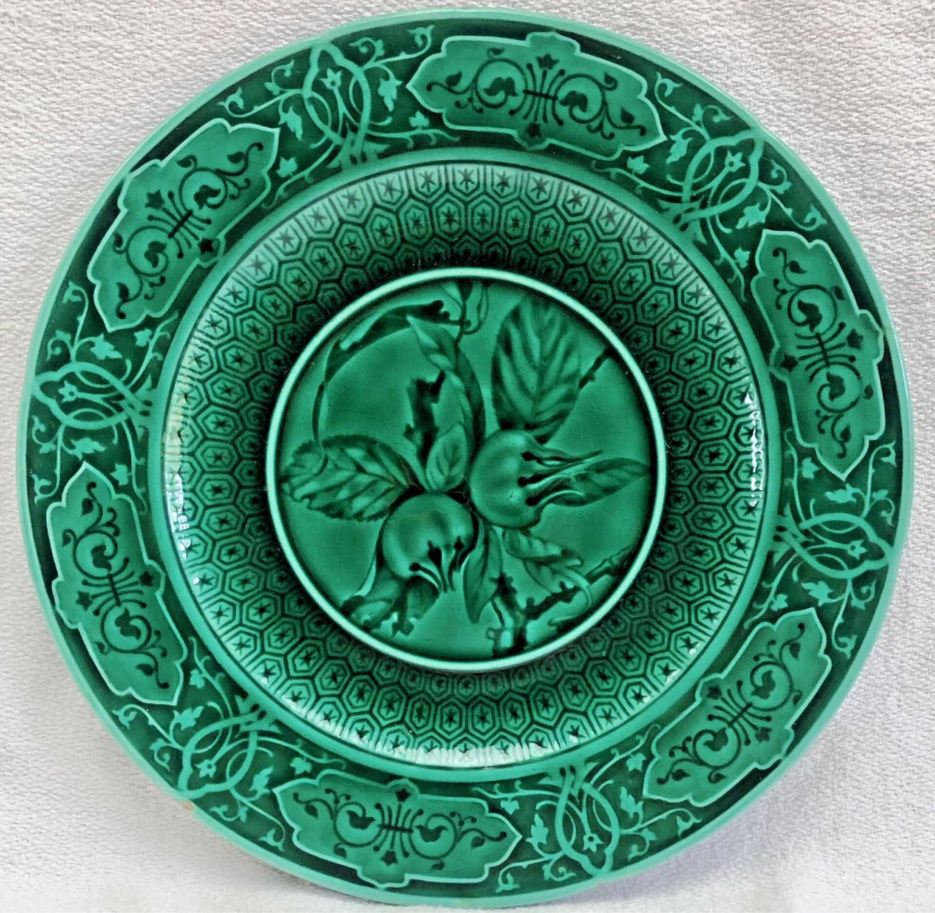 3 dessert plates XIX Sarreguemines Majolica shaded enamel Rubelles