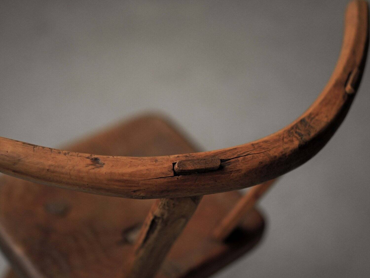 Small alpine chair in solid pine, folk art, early 20th century.