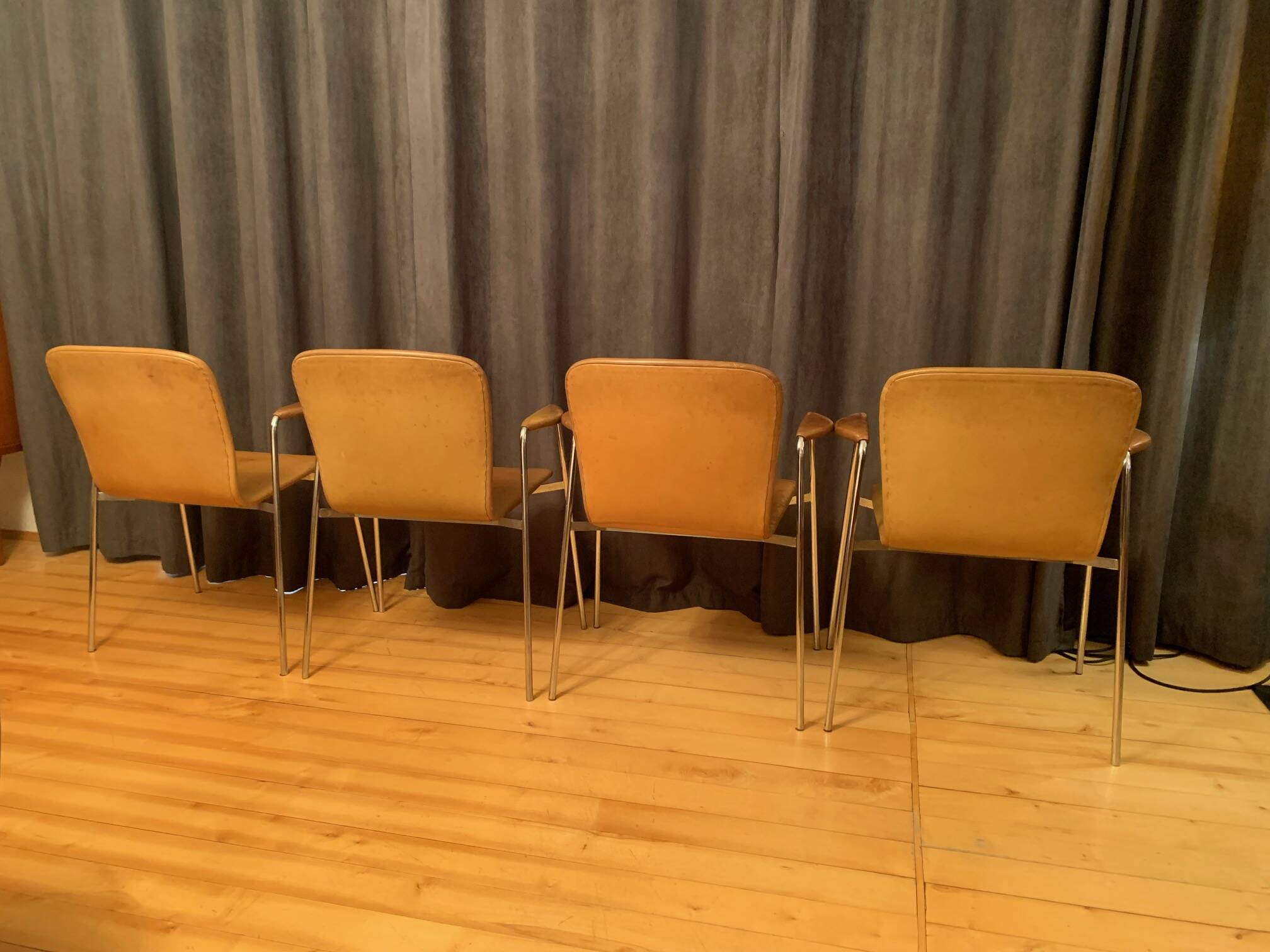 Ensemble de quatre chaises, Italie, années 1960