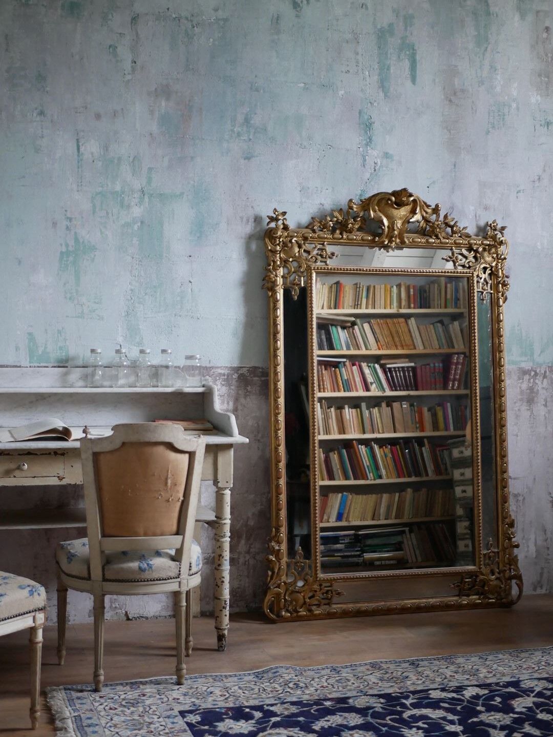 Miroir à parcloses et fronton 180x119cm