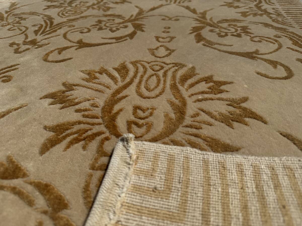 Wool and Silk Rug from Nepal 180x120 cm