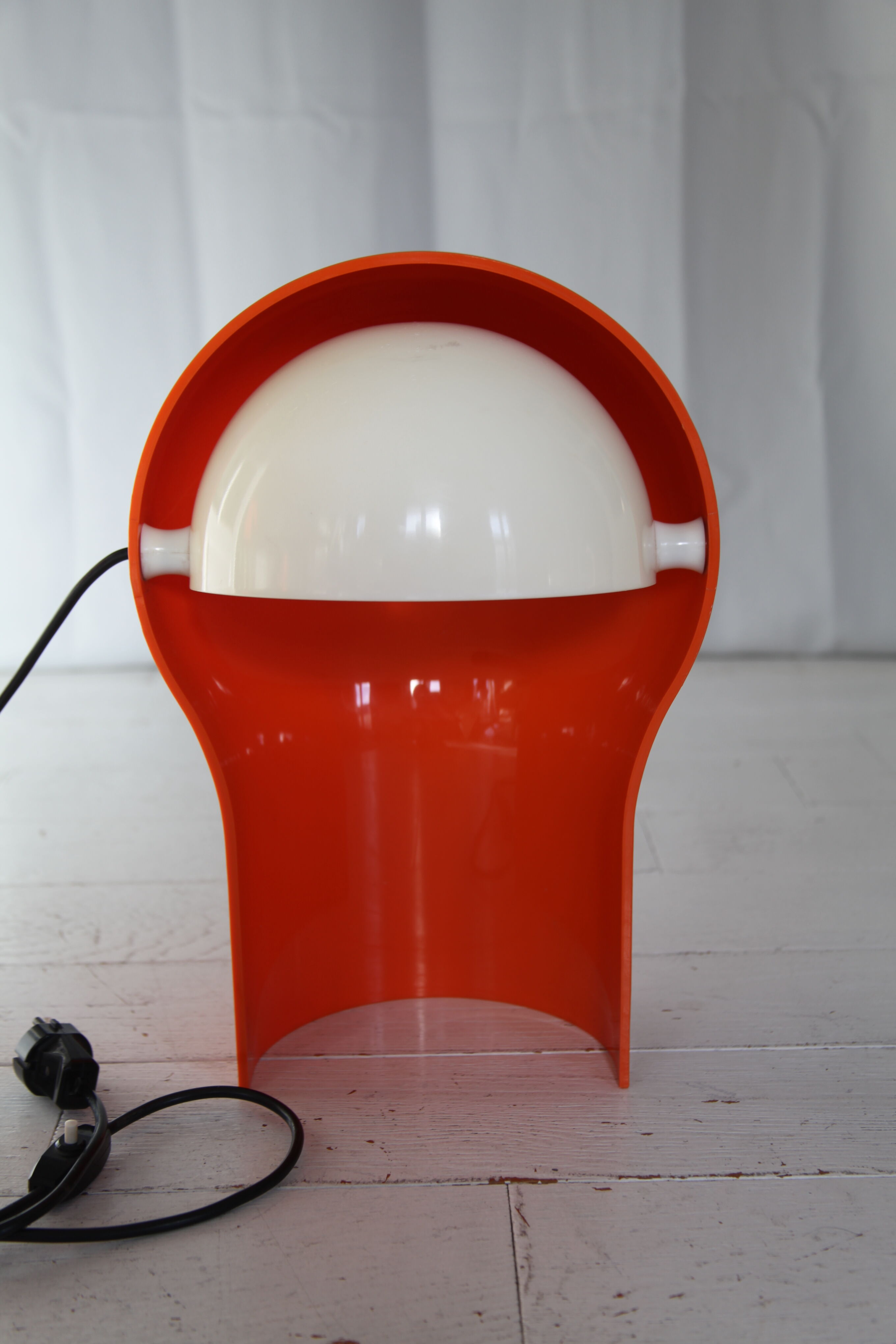 Telegono lamp by Vico Magistretti for Artemide