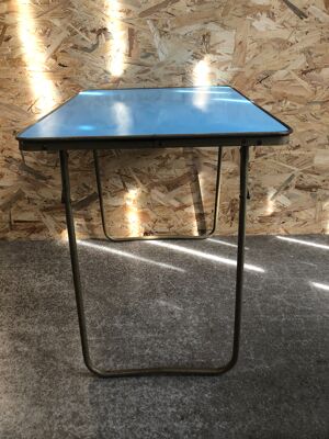 Table pliante jardin structure métal avec plateau formica bleu vintage