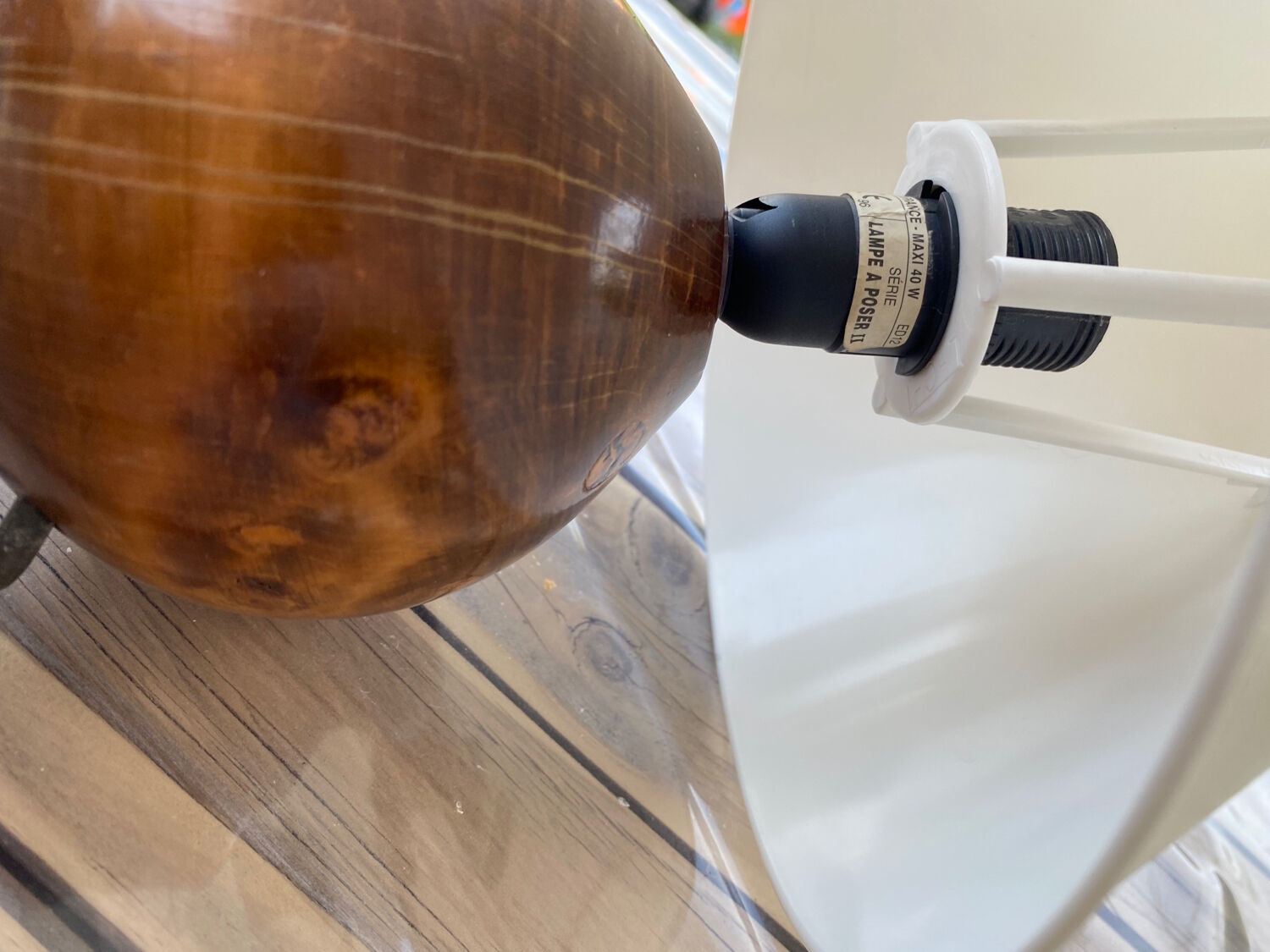 Ball bedside lamp