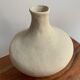 Vase en grès blanc chamotté