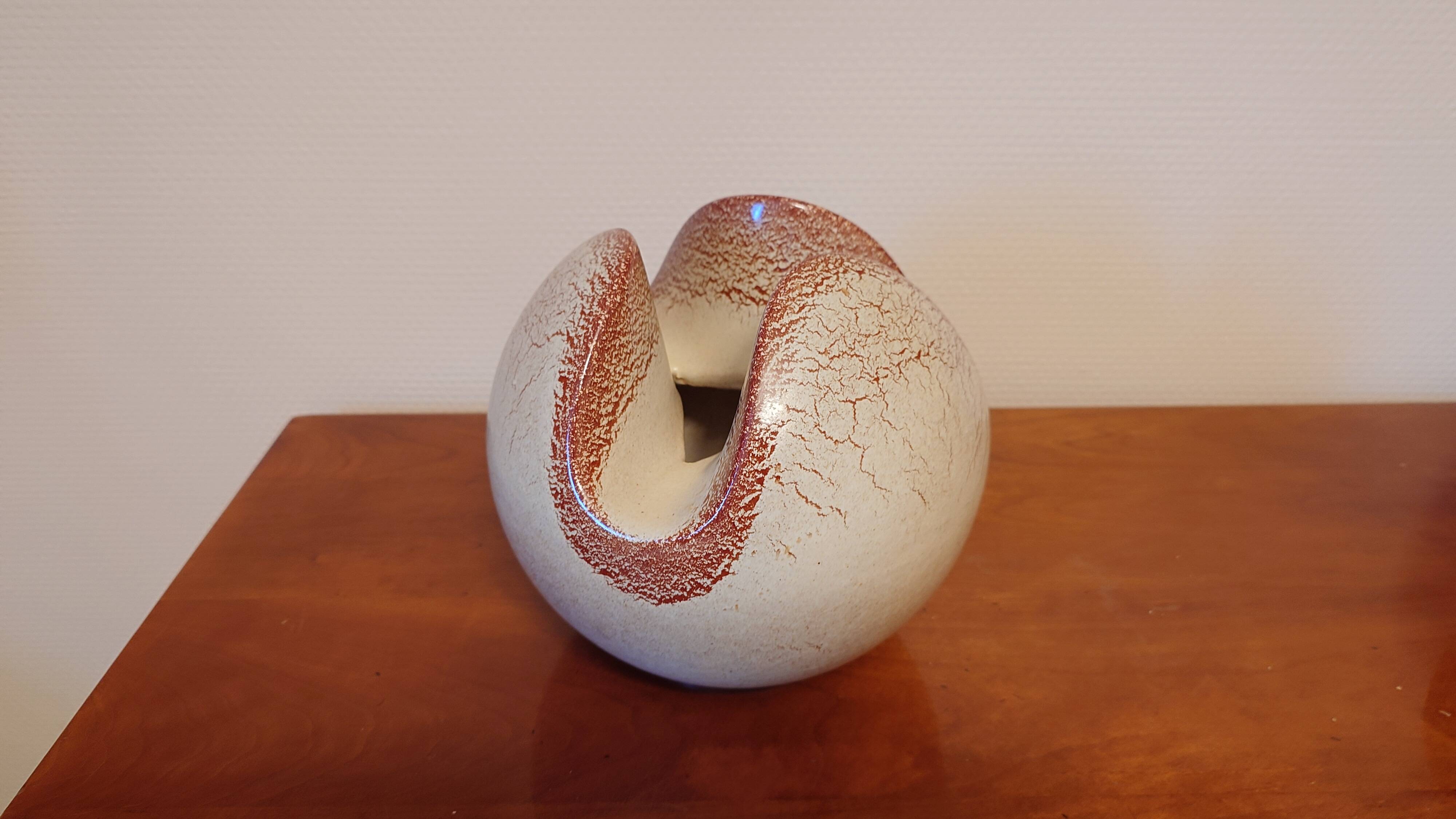 Bertoncello Ceramics Vase – Italian sculptural design – 1970s