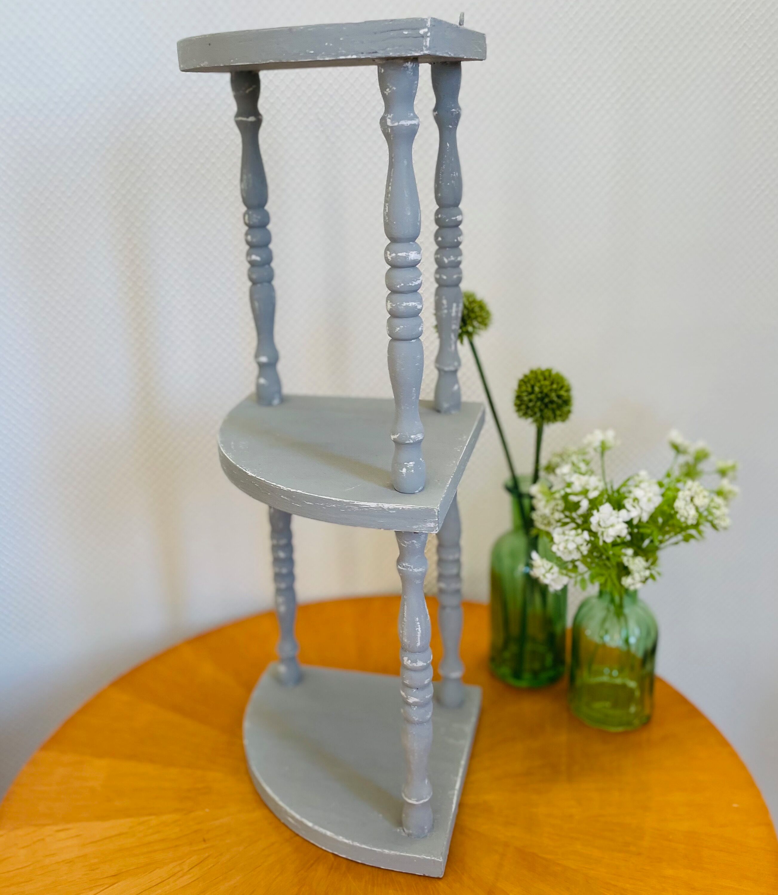 Etagère d'angle ancienne patine gris