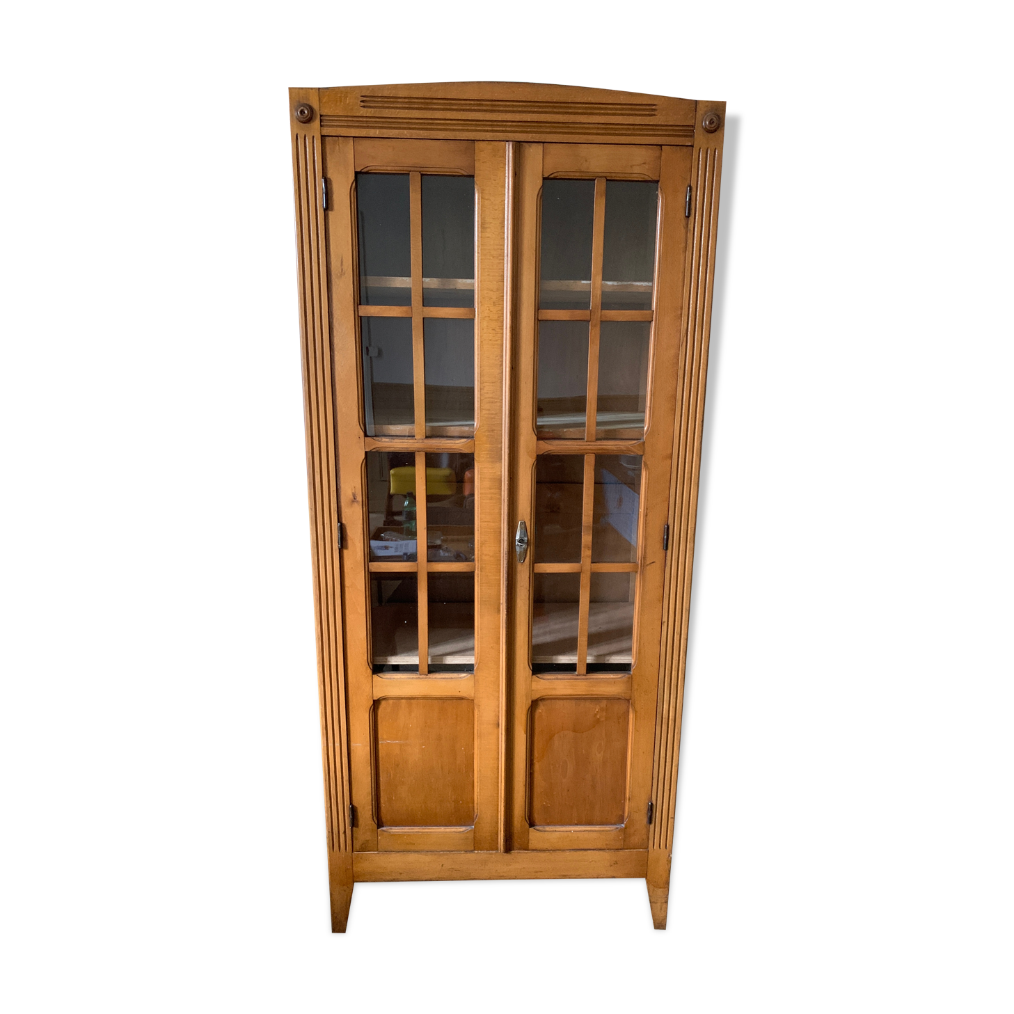 Armoire parisienne vitrée