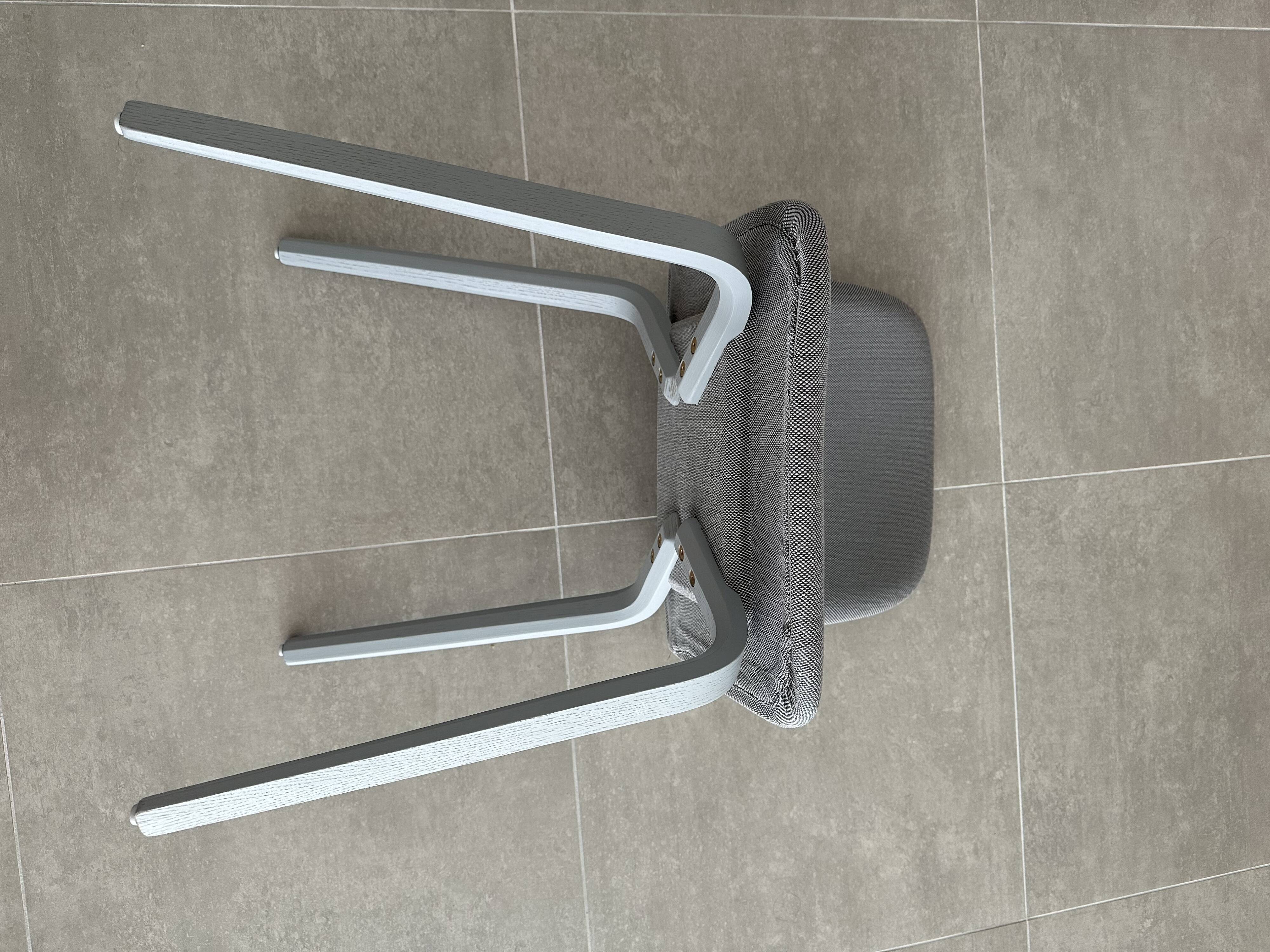 Muuto visu chair Wood base gray