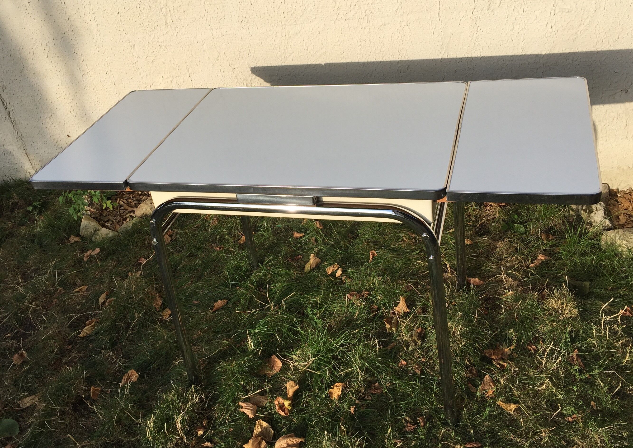 White vintage formica table 60s