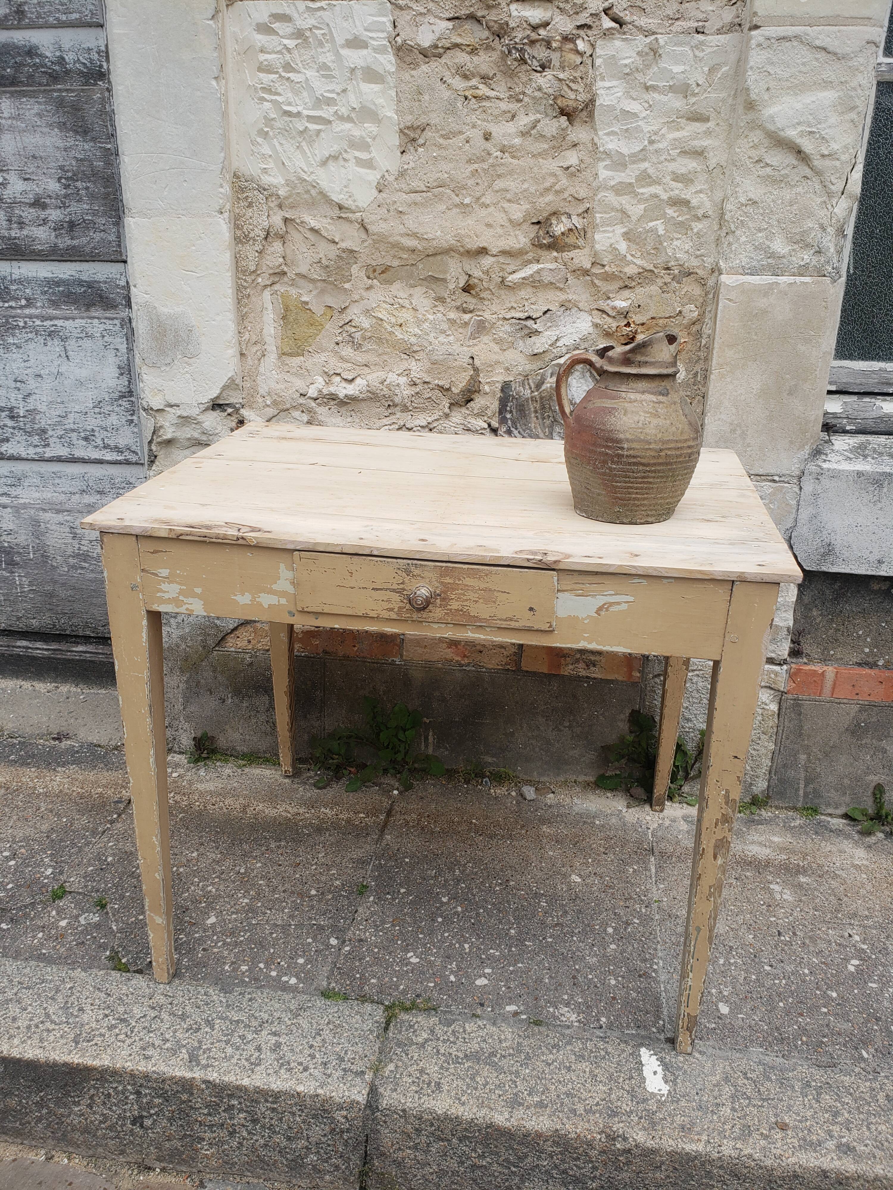 Table de ferme à tiroir