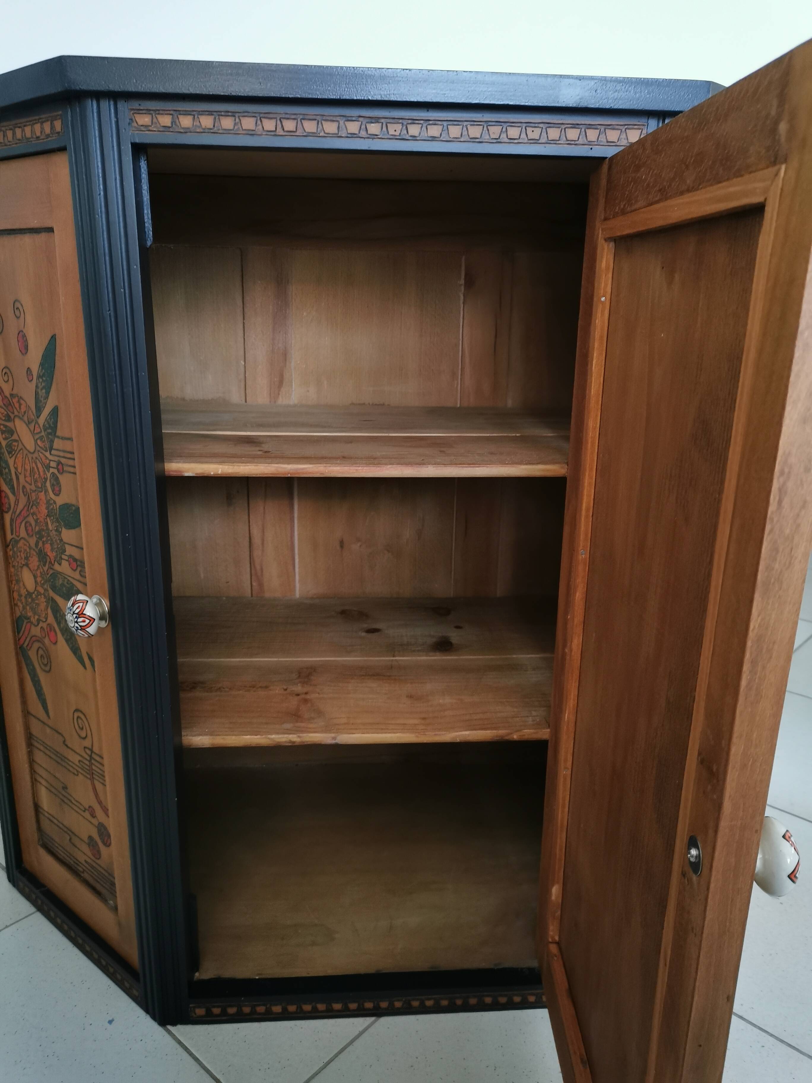 Birds buffet storage unit