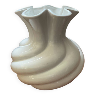 Vase torsadé vintage en porcelaine
