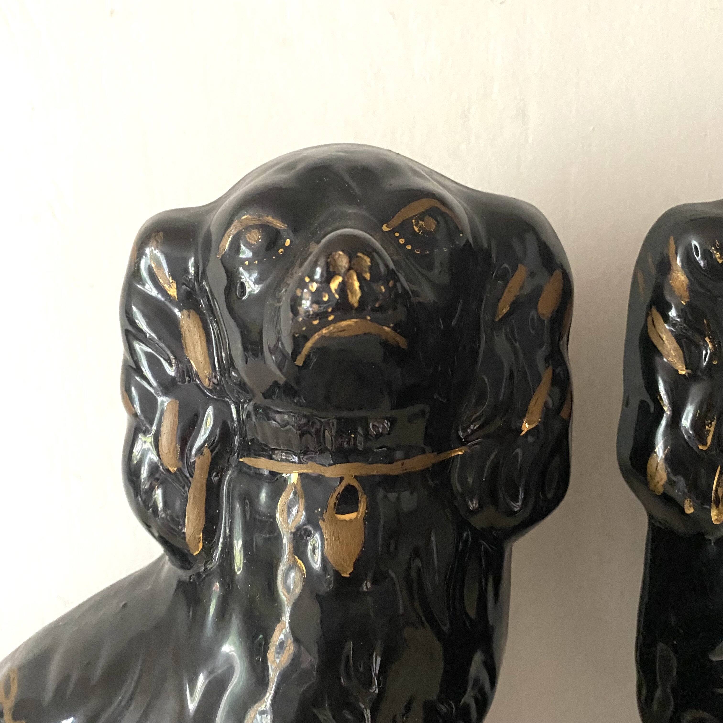 Paire de chiens en céramique dit strafforshire dogs