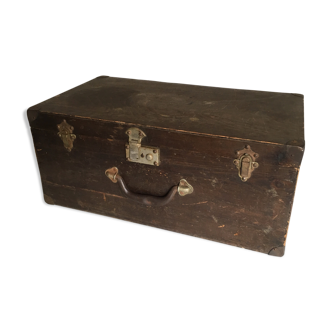 Wooden storage chest and iron 60x35 years 50