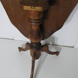 Tripod pedestal table