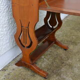 Secretary lyre base