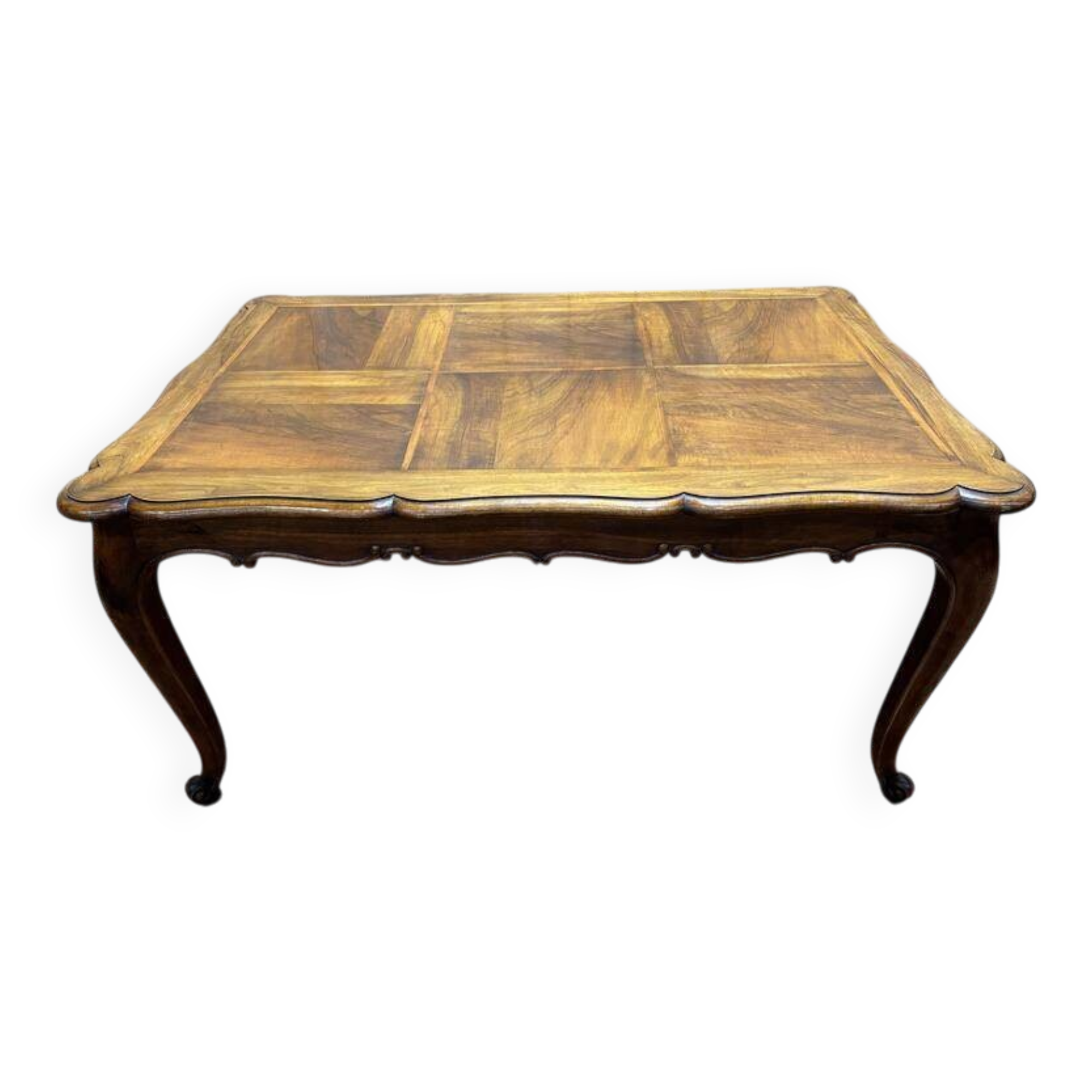Table à manger en noyer de style Louis XV