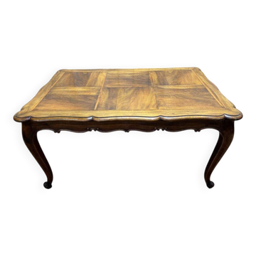 Table à manger en noyer de style Louis XV