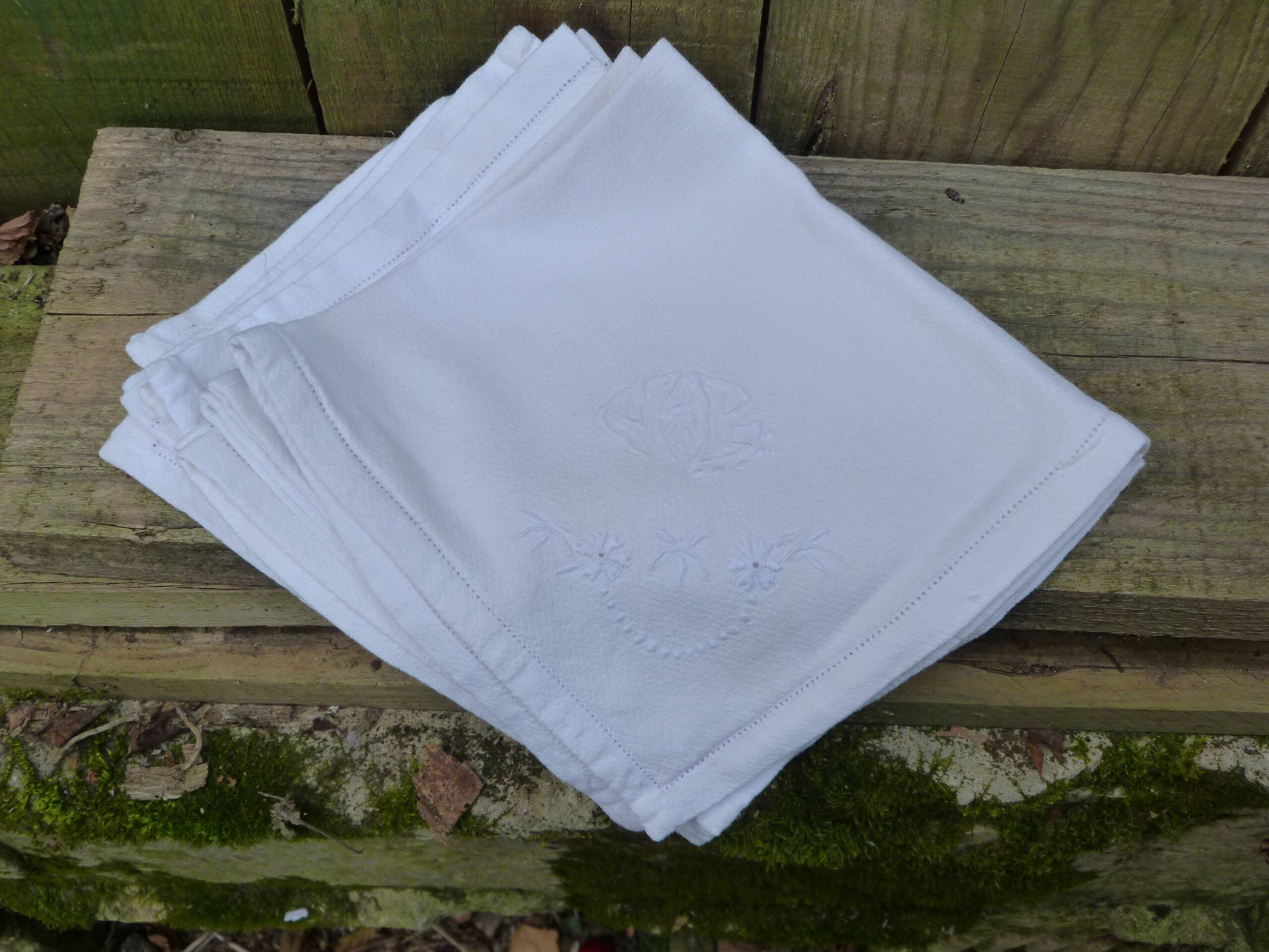 Set of 6 old 1900 napkins in white damask linen with hand-embroidered monogram