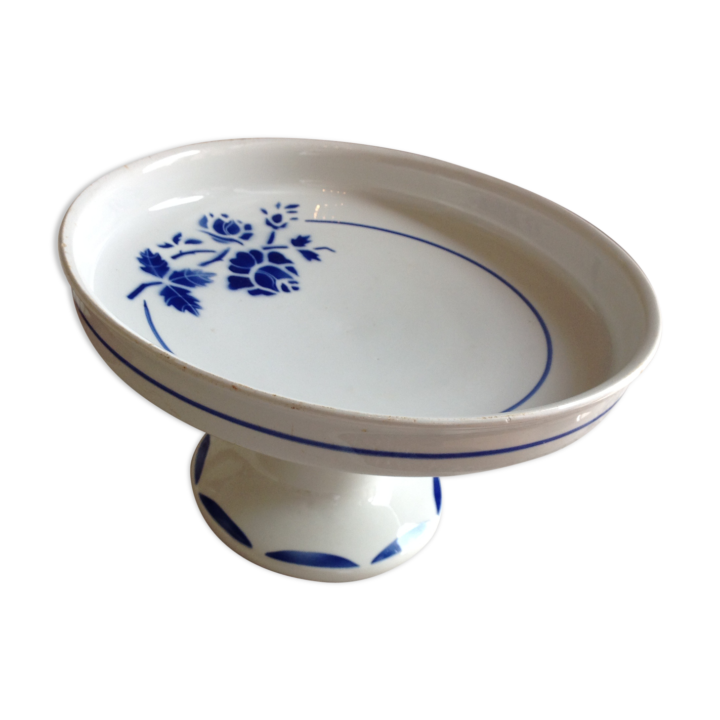 Cup on foot in white ceramic and blue flowers / vintage 50-60 years