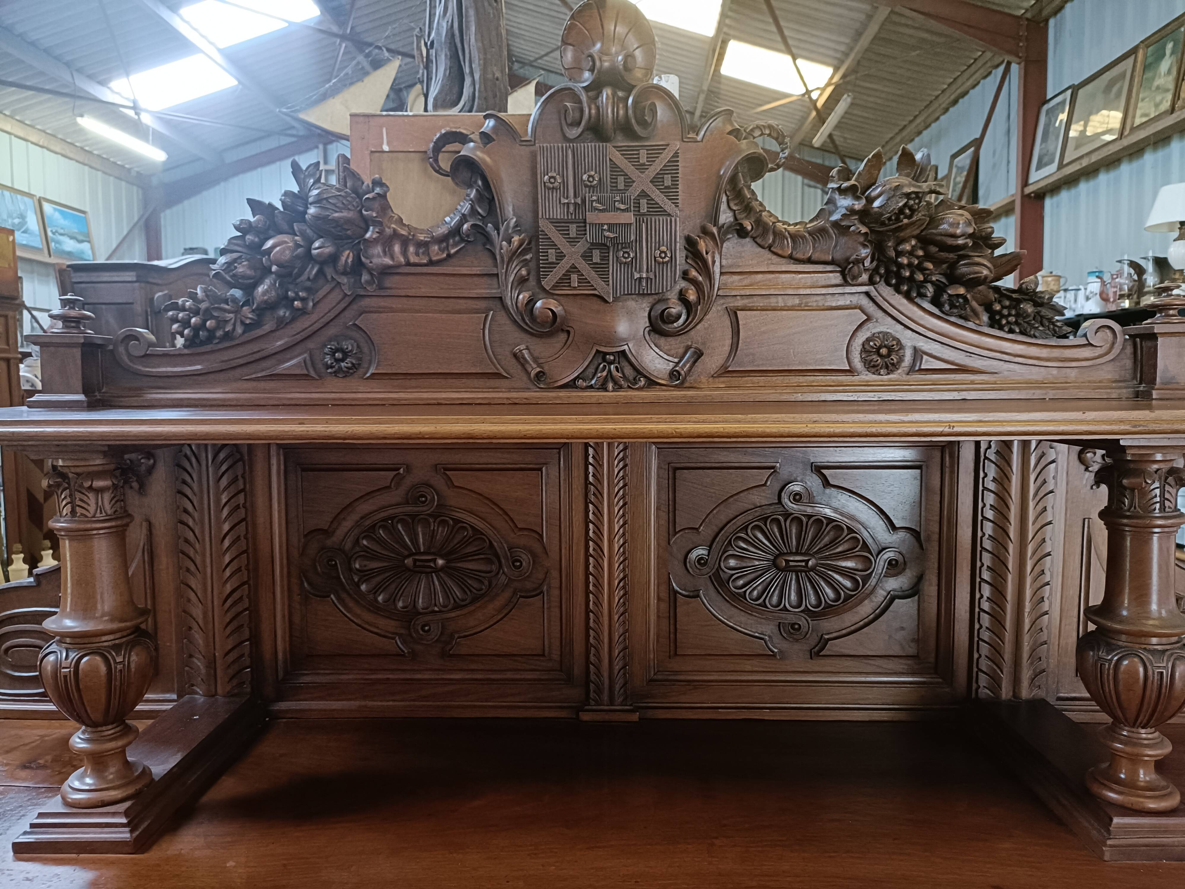 Buffet style Henri II