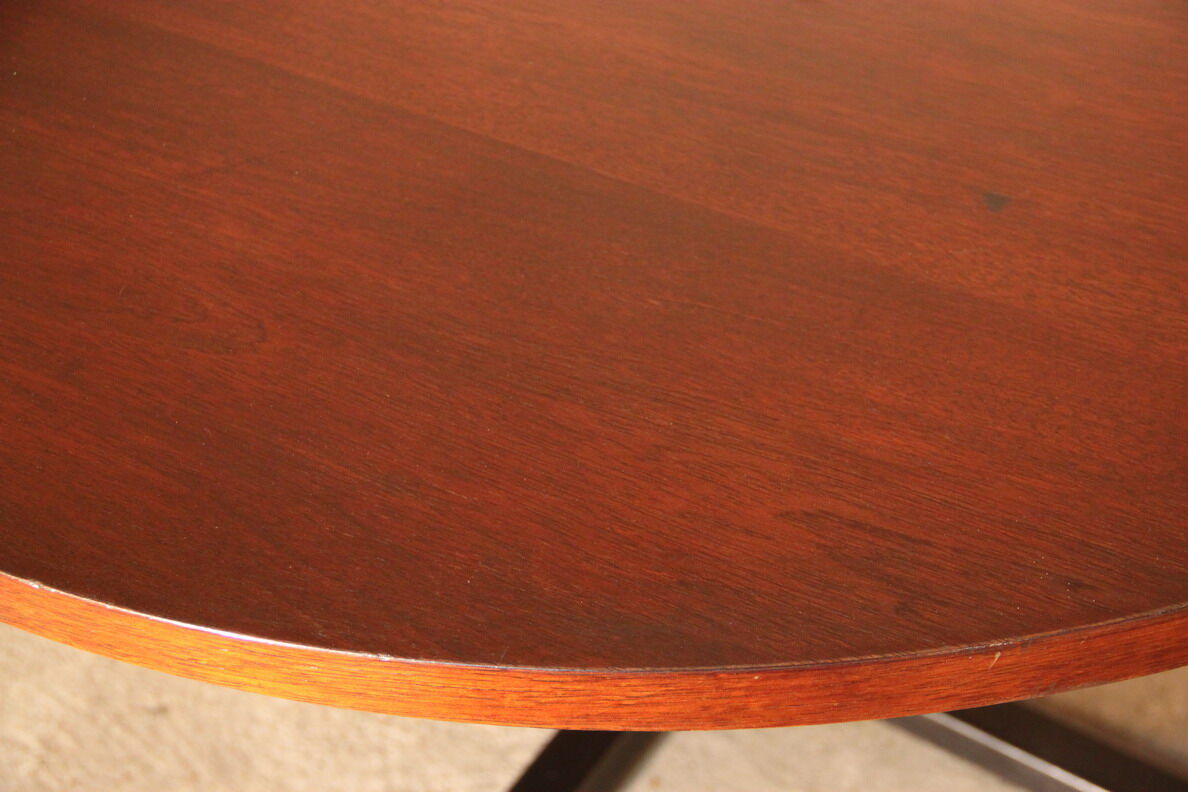 Large table round