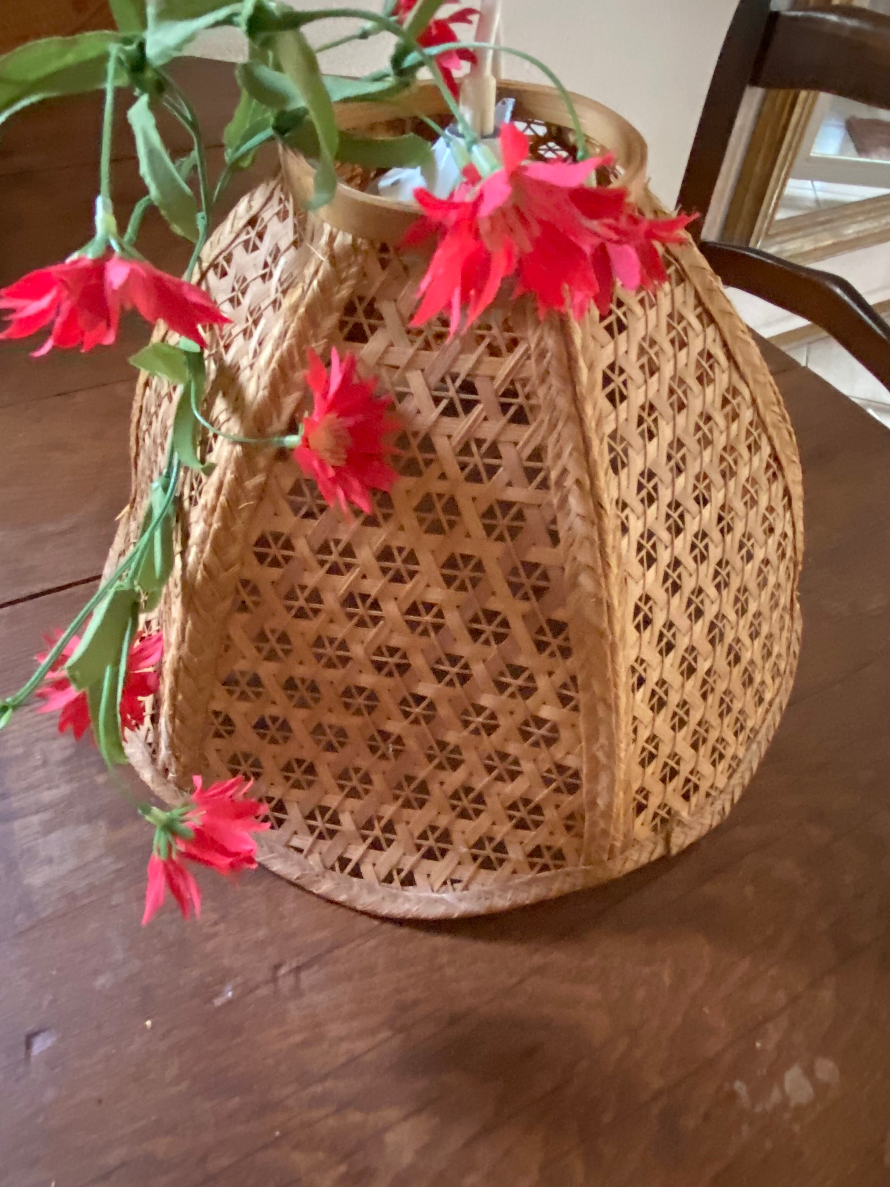 Flower hanging lamp in canning