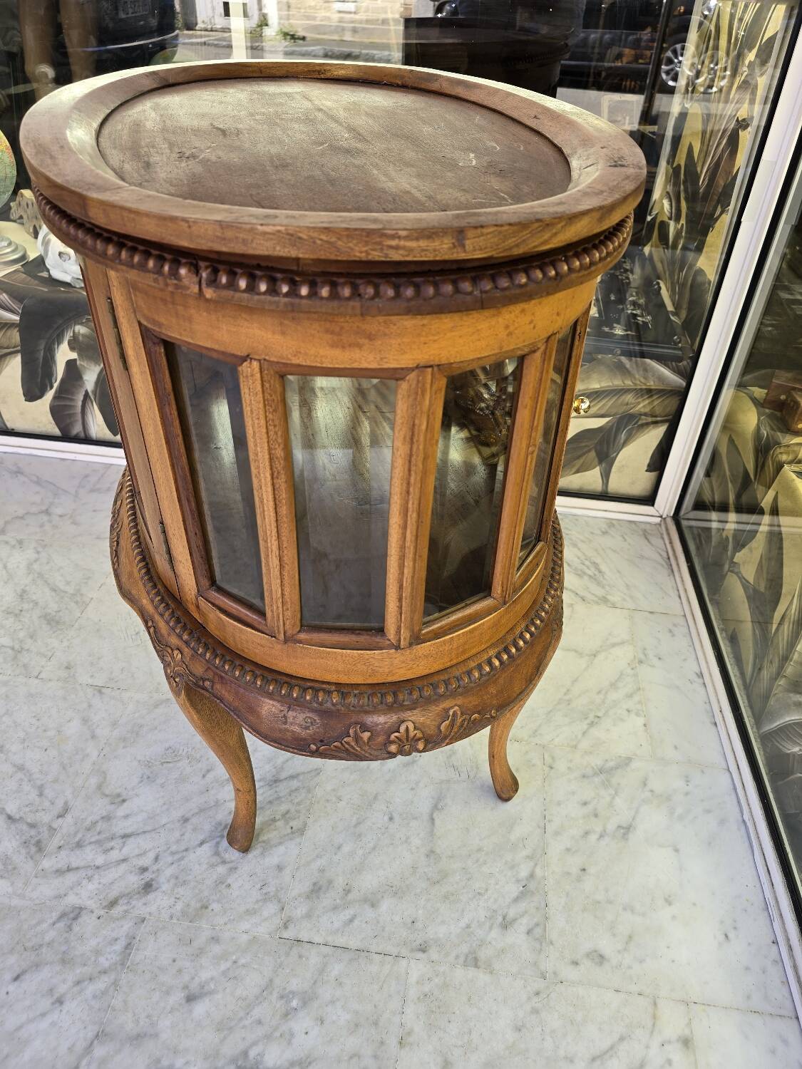 Showcase or tea cabinet