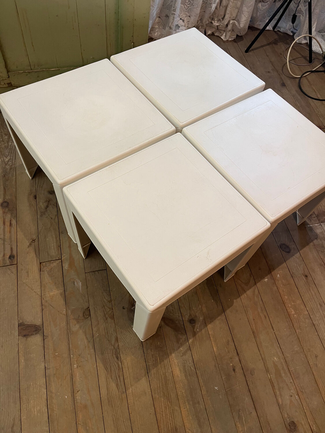 Modular table 70’