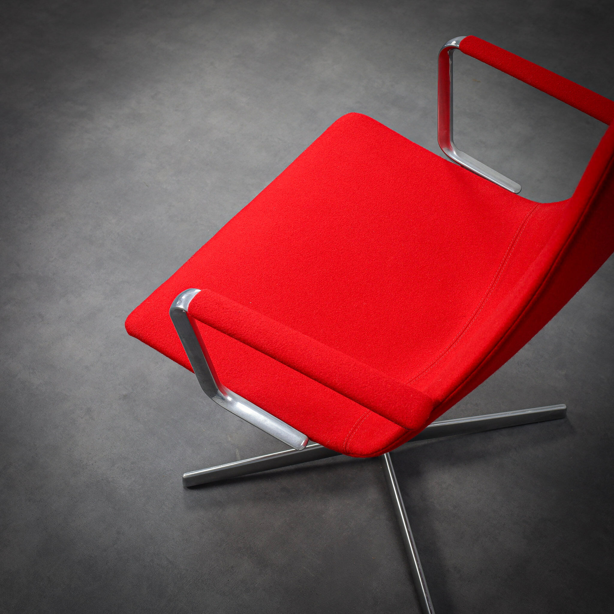 Paire de fauteuils pivotants Catifa 70 par Arper, Italie