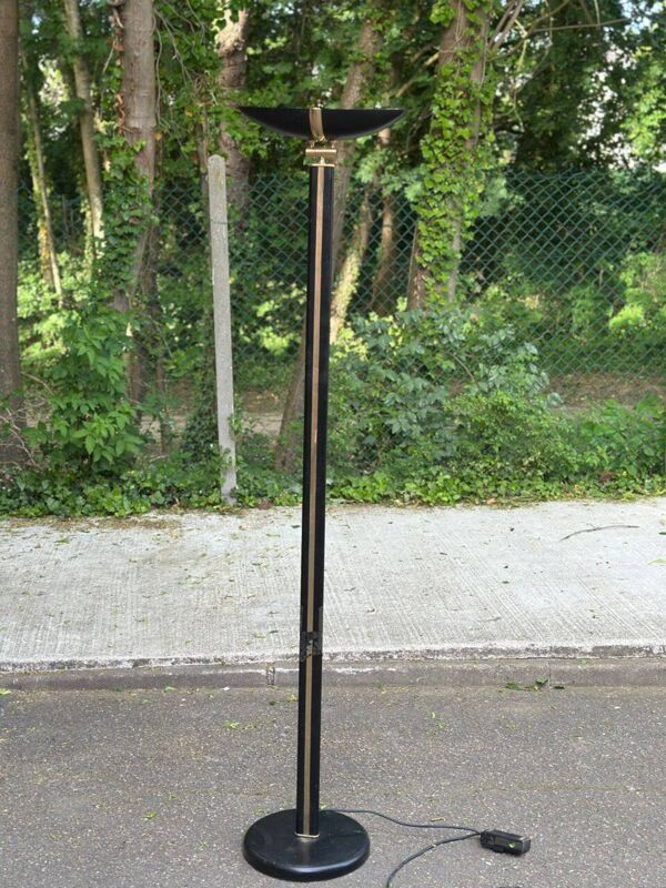 Lampadaire torchière Italien Ilmo 1970 acier noir et laiton doré