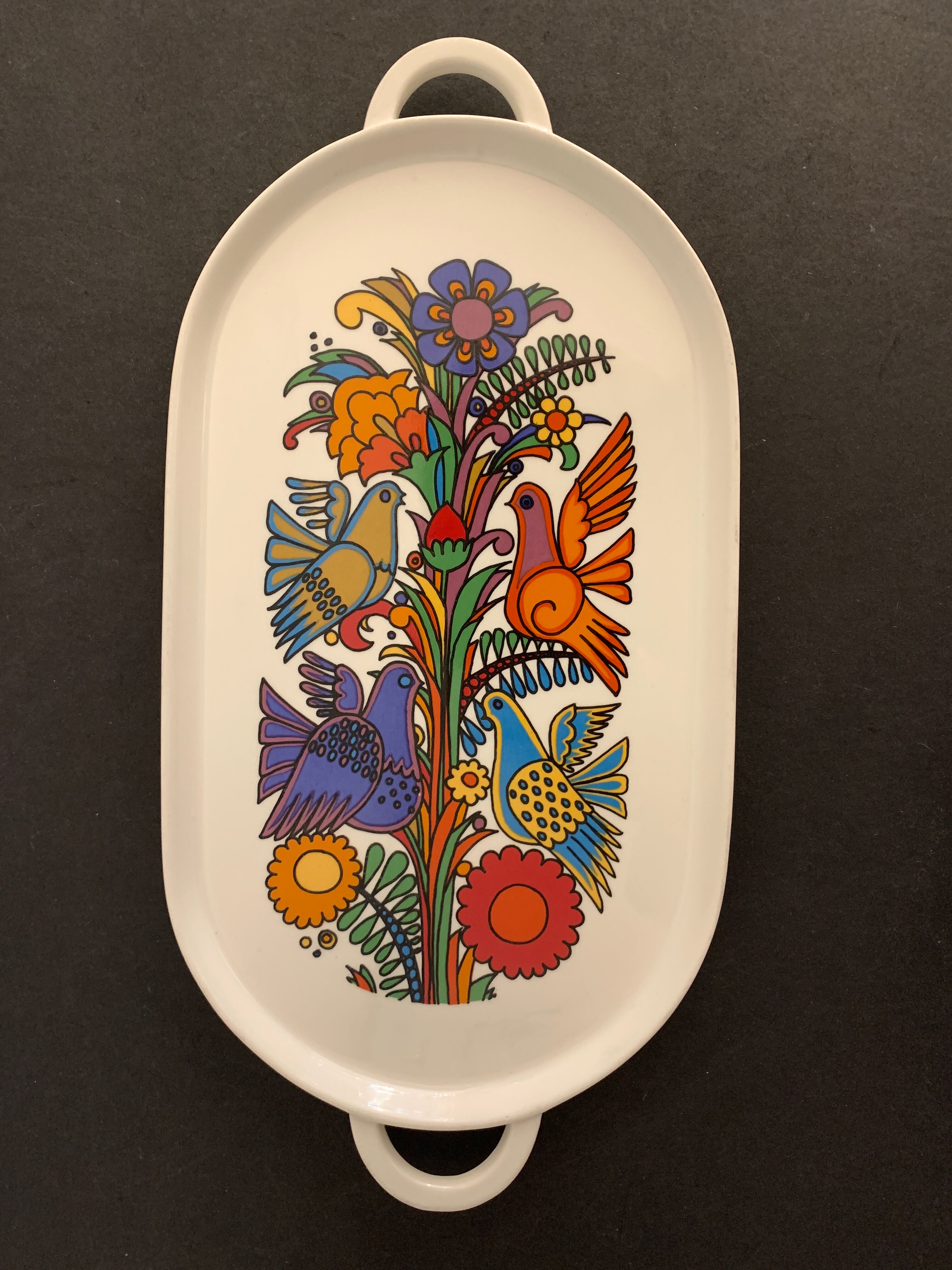 Porcelain vitro plate, Acapulco model by Villeroy and Boch, 34 x 16 cm