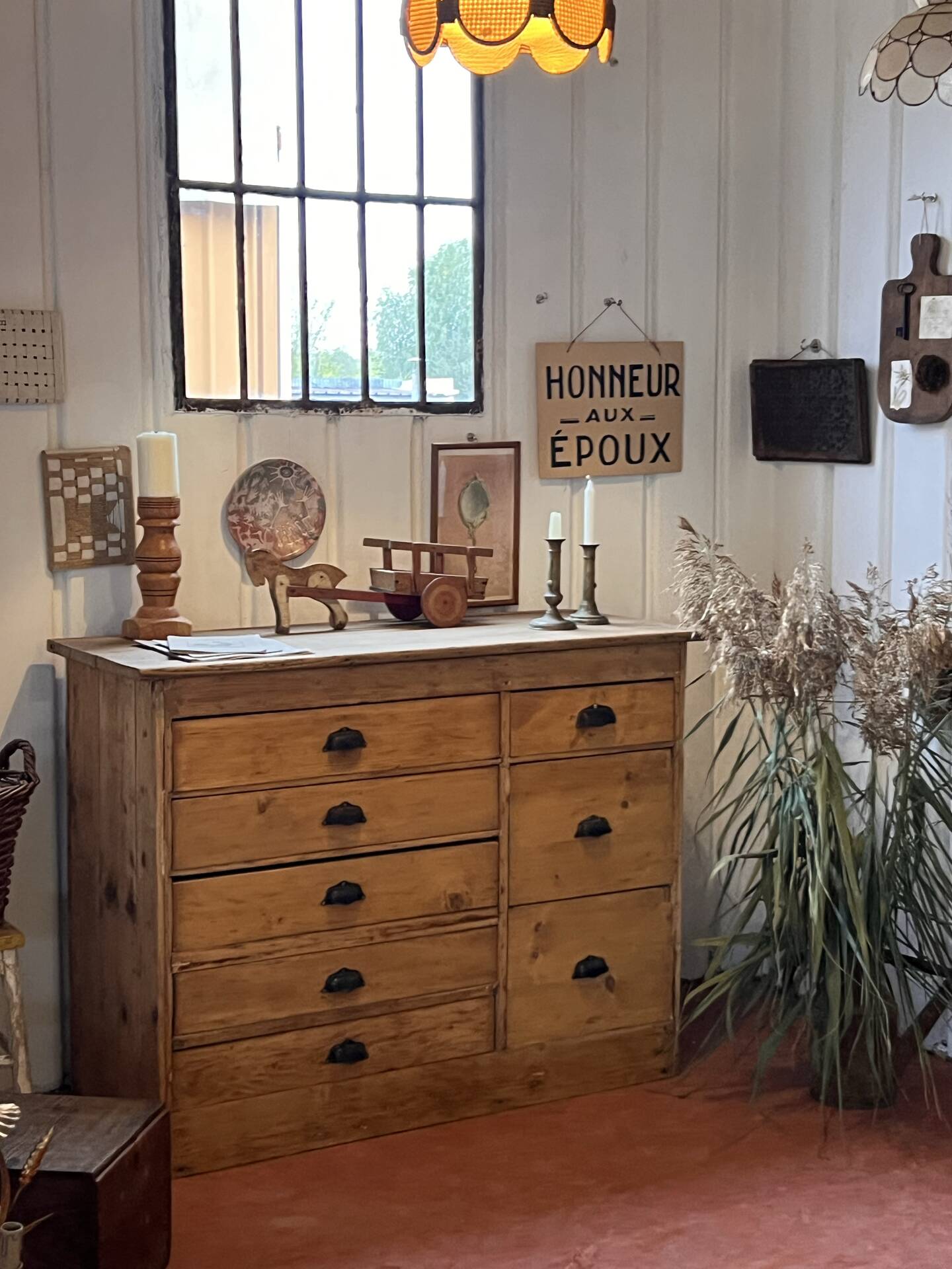 Antique drawer cabinet
