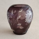 Vase olive en verre taillé