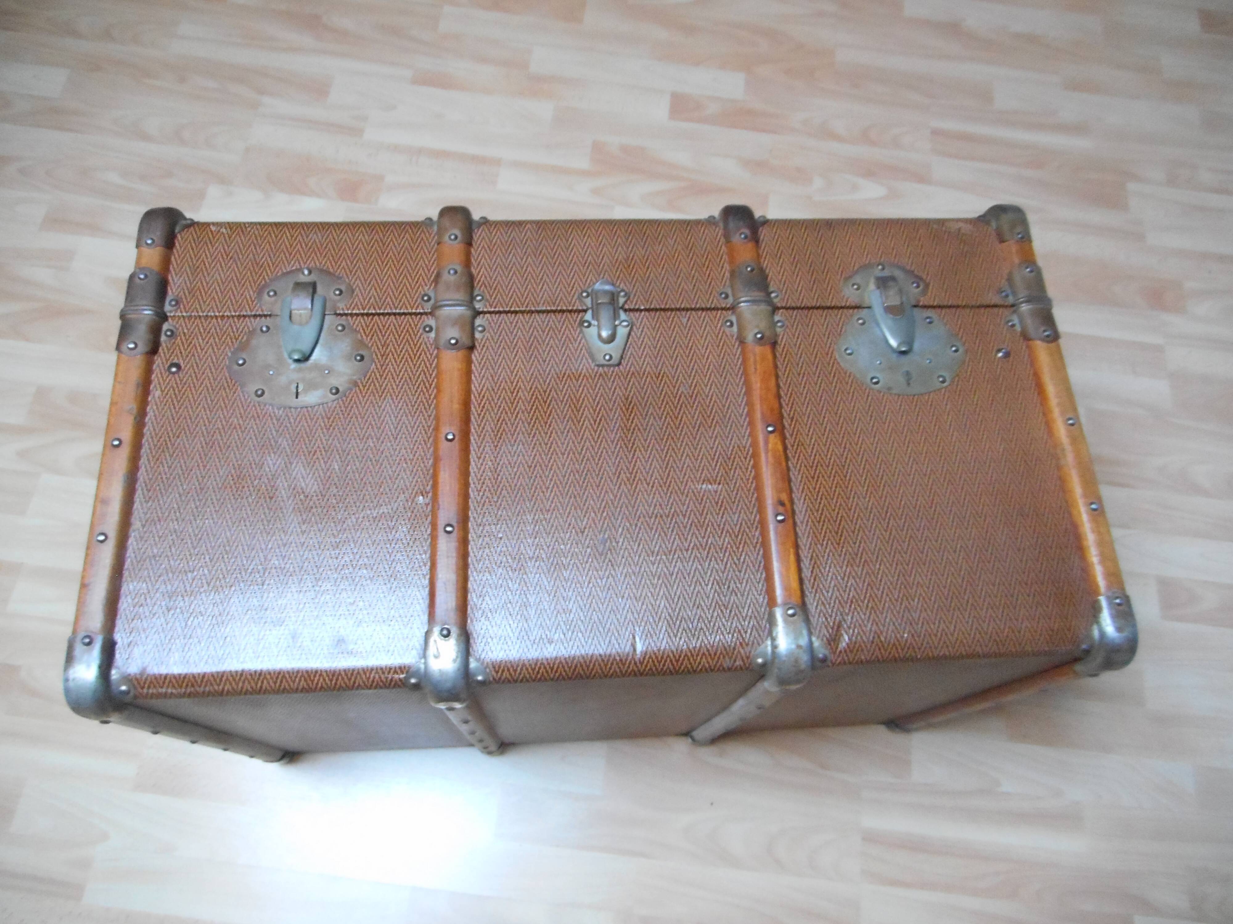 Malle de voyage ancienne