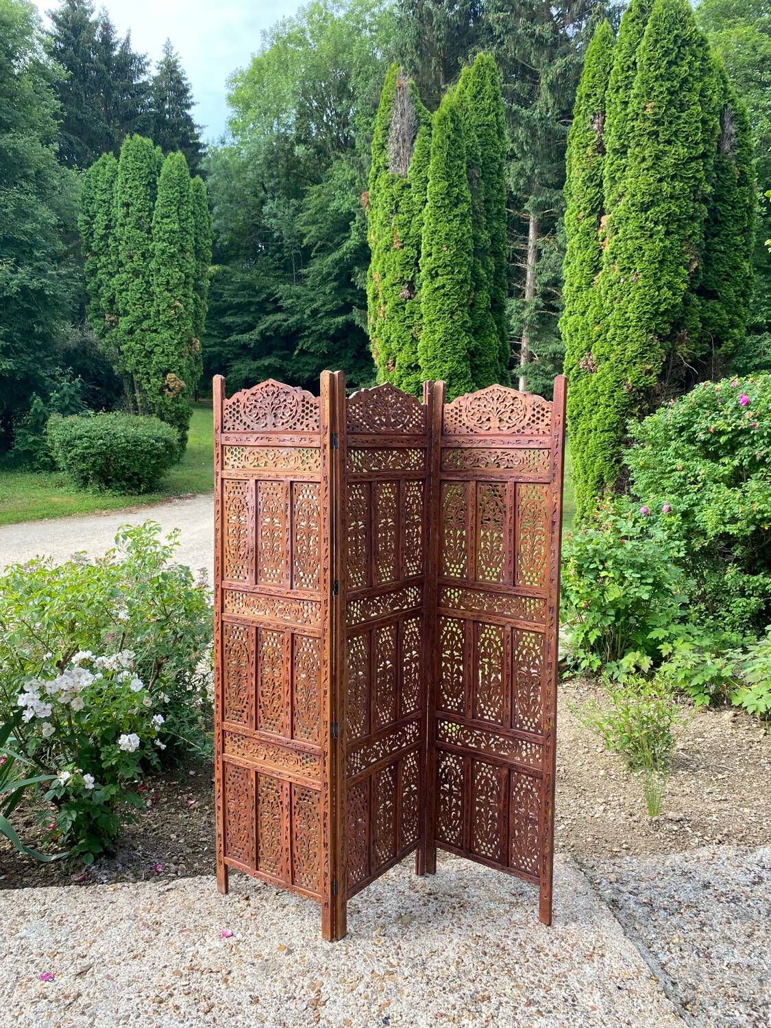 Solid mango wood screen