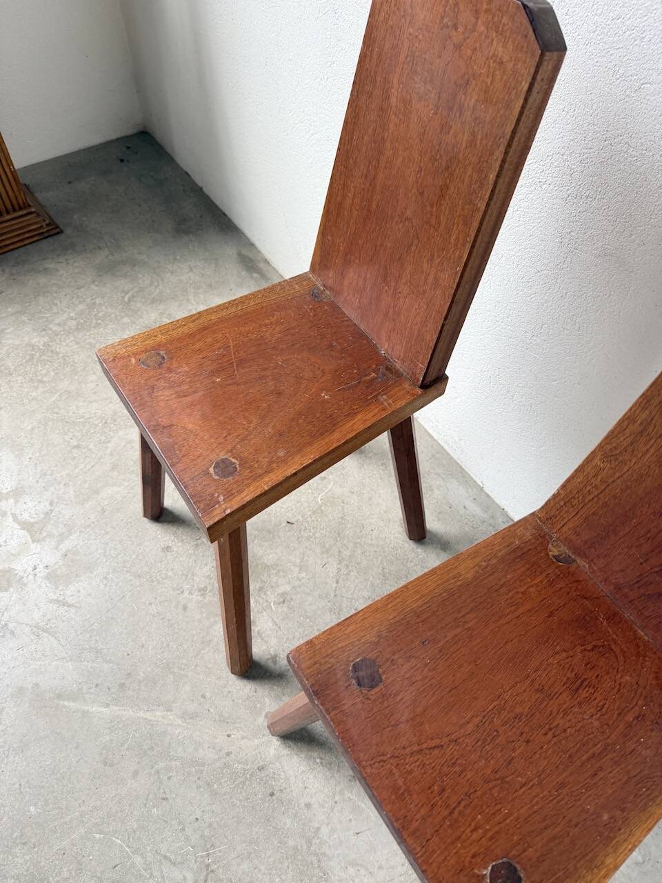 Paire de chaises brutaliste en chêne 1950